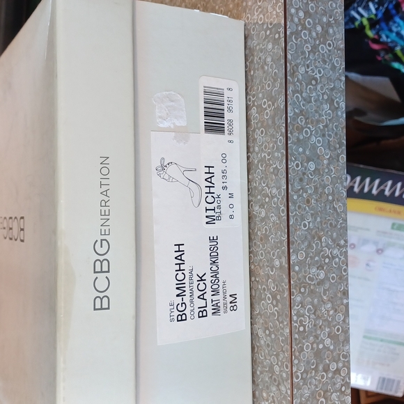 BCBGeneration "Michah" Suede Ruffle/Corset Pump Style Heel NEW- Sz. 8 - Picture 4 of 14